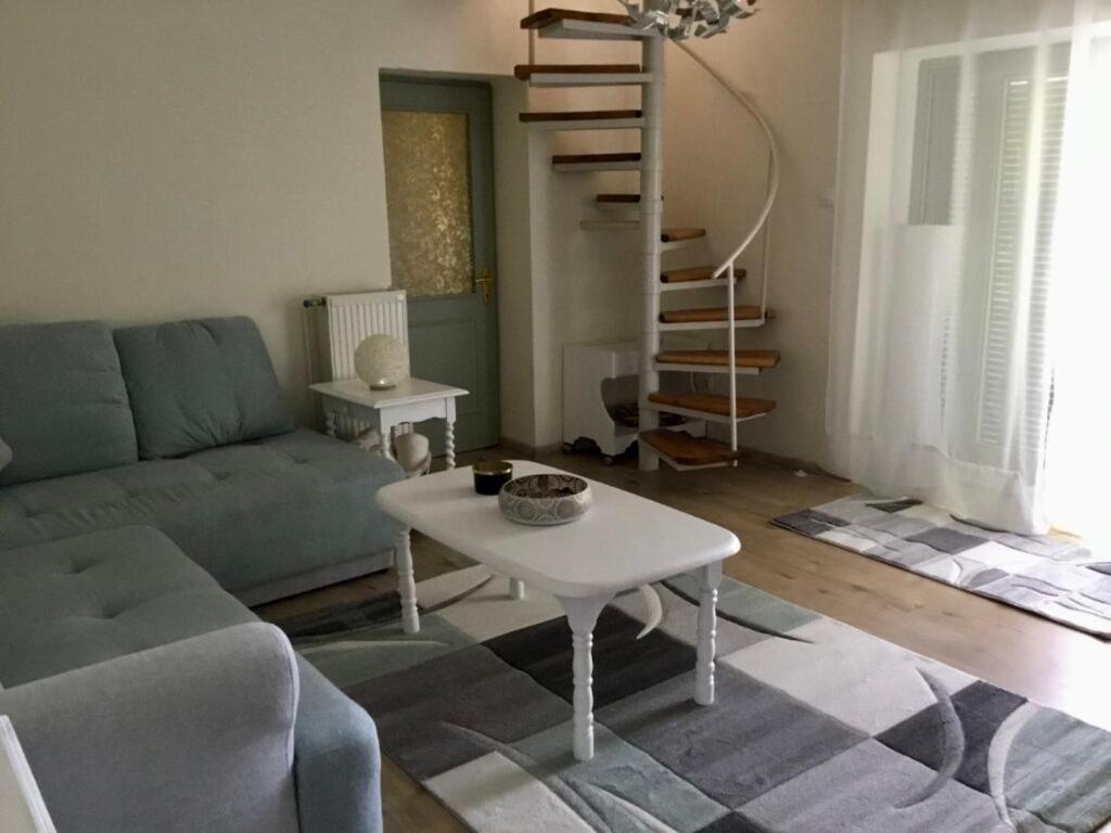 Holiday home Voeroesparti Ueduelohaz Paloznak